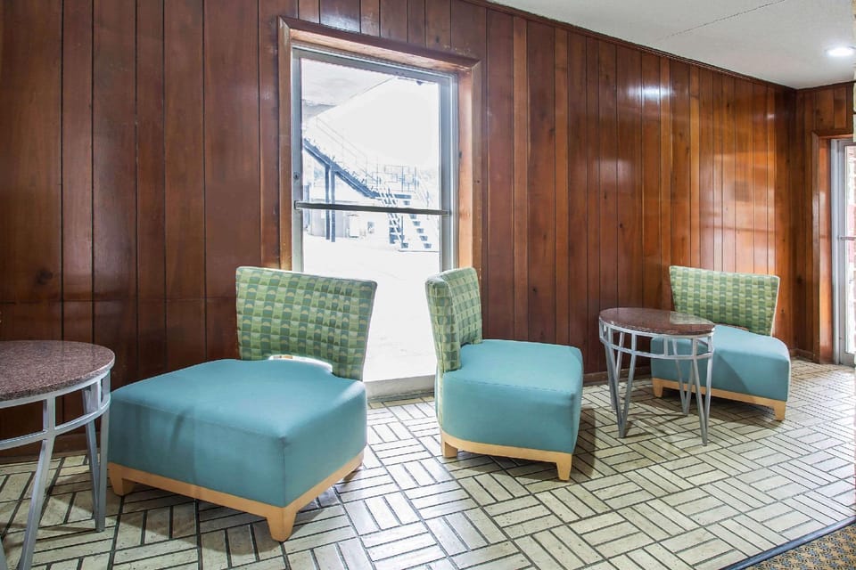Rodeway Inn & Suites Winter Haven Chain of Lakes Hotel in Winter Haven