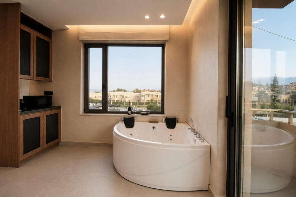 Eos Mare Apartment hotel in Agia Marina