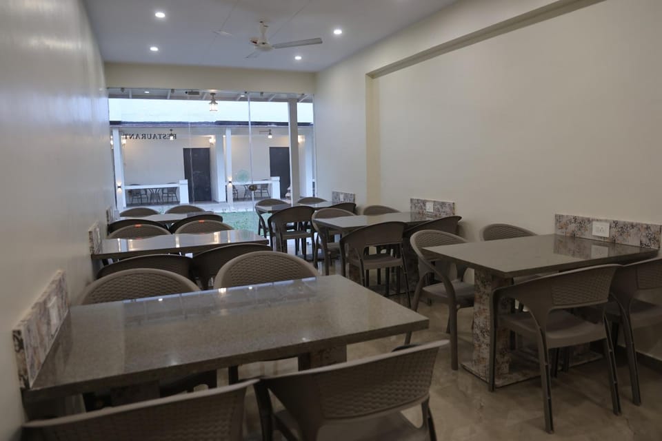 Hotel Krishna Sanand Hotel in Gujarat