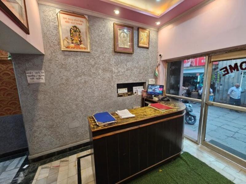 Satsang Lodge Varanasi Hotel in Varanasi