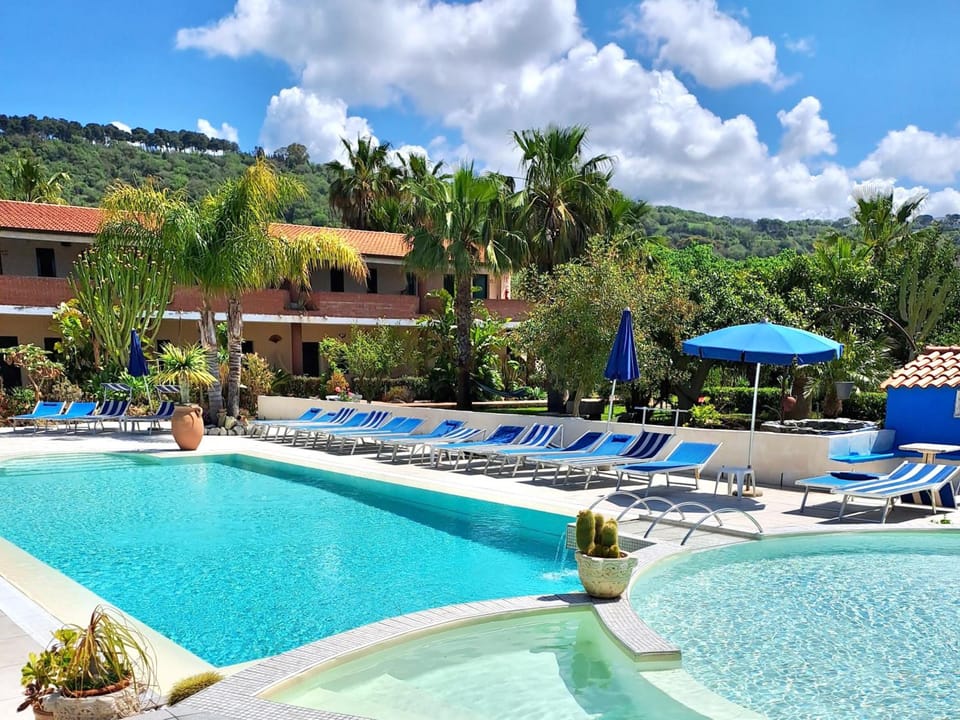 Farmhouse with swimming pool in Capo Vaticano Hotel in Calabria