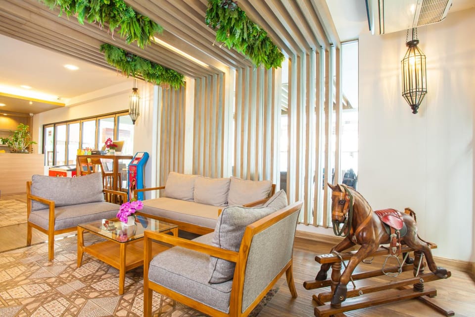 Shared lounge/TV area
