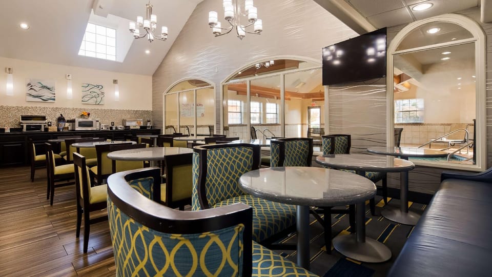 Best Western Plus Tulsa Inn & Suites Hotel in Tulsa