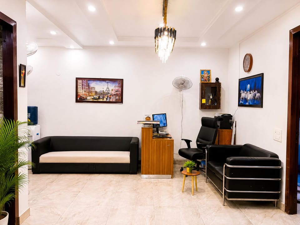 The White Casa Hotel in Gurugram