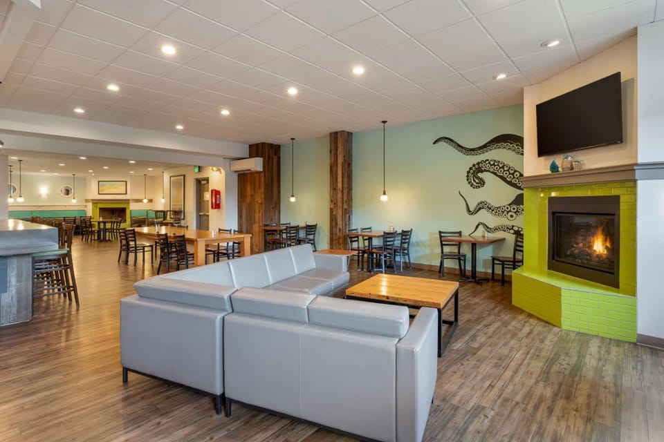 Best Western Plus Ocean View Resort Hotel in Seaside