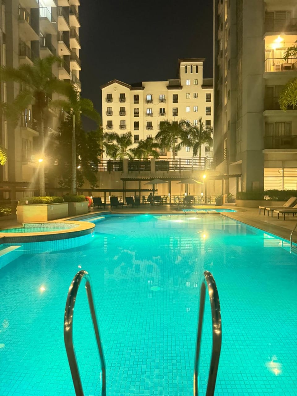One palm tree villas Love hotel in Pasay