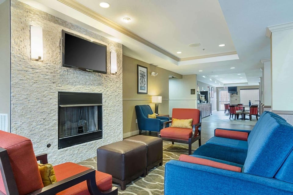 Quality Suites Springdale West I-49 Hotel in Springdale