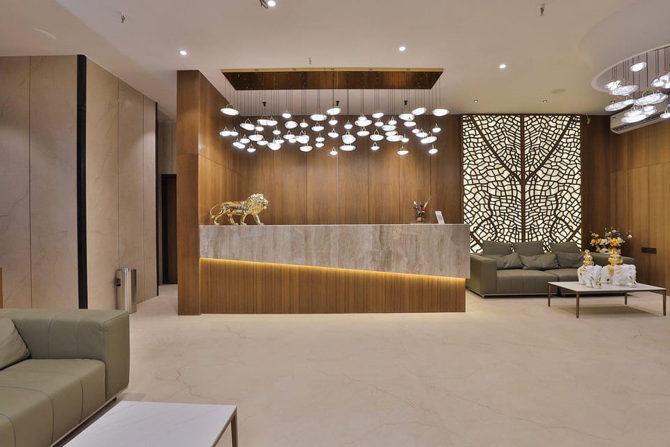 Hotel Elements-Steps from Surat Station Hotel in Gujarat