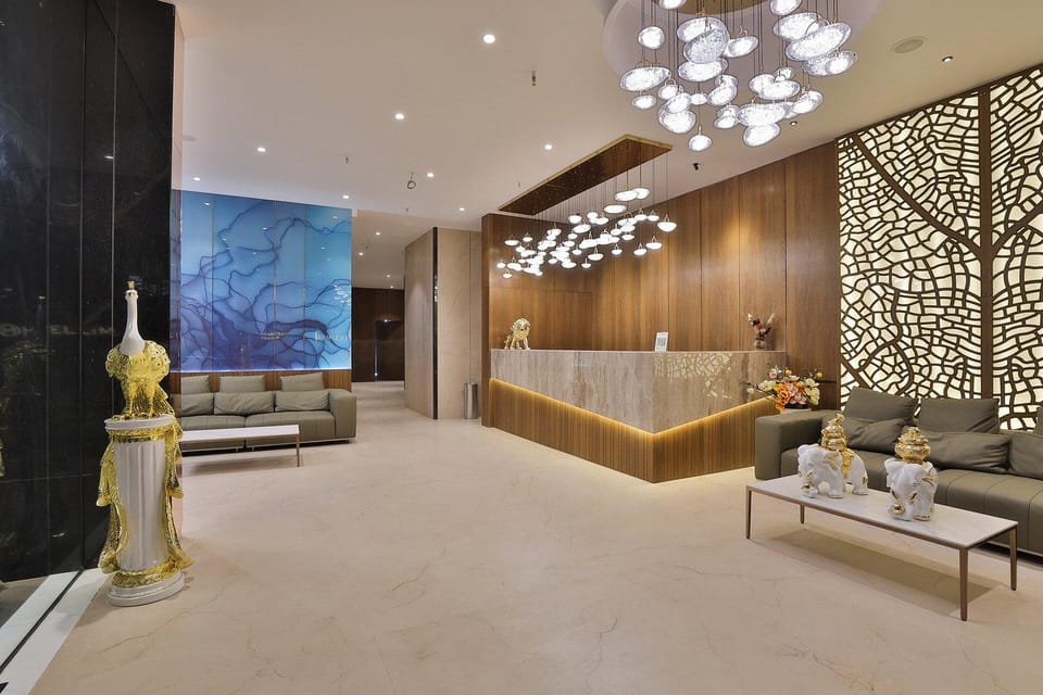 Hotel Elements-Steps from Surat Station Hotel in Gujarat