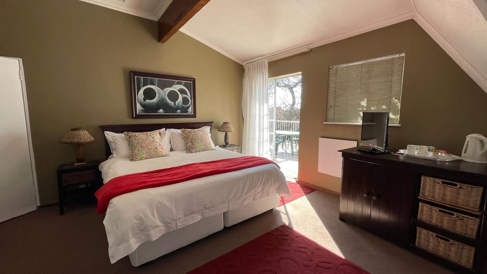 5 Crown  Guest House Bed and Breakfast in Sandton