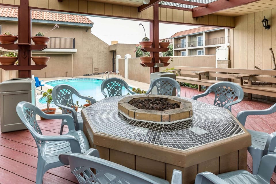 Quality Inn near Hearst Castle Hotel in Sierra Nevada