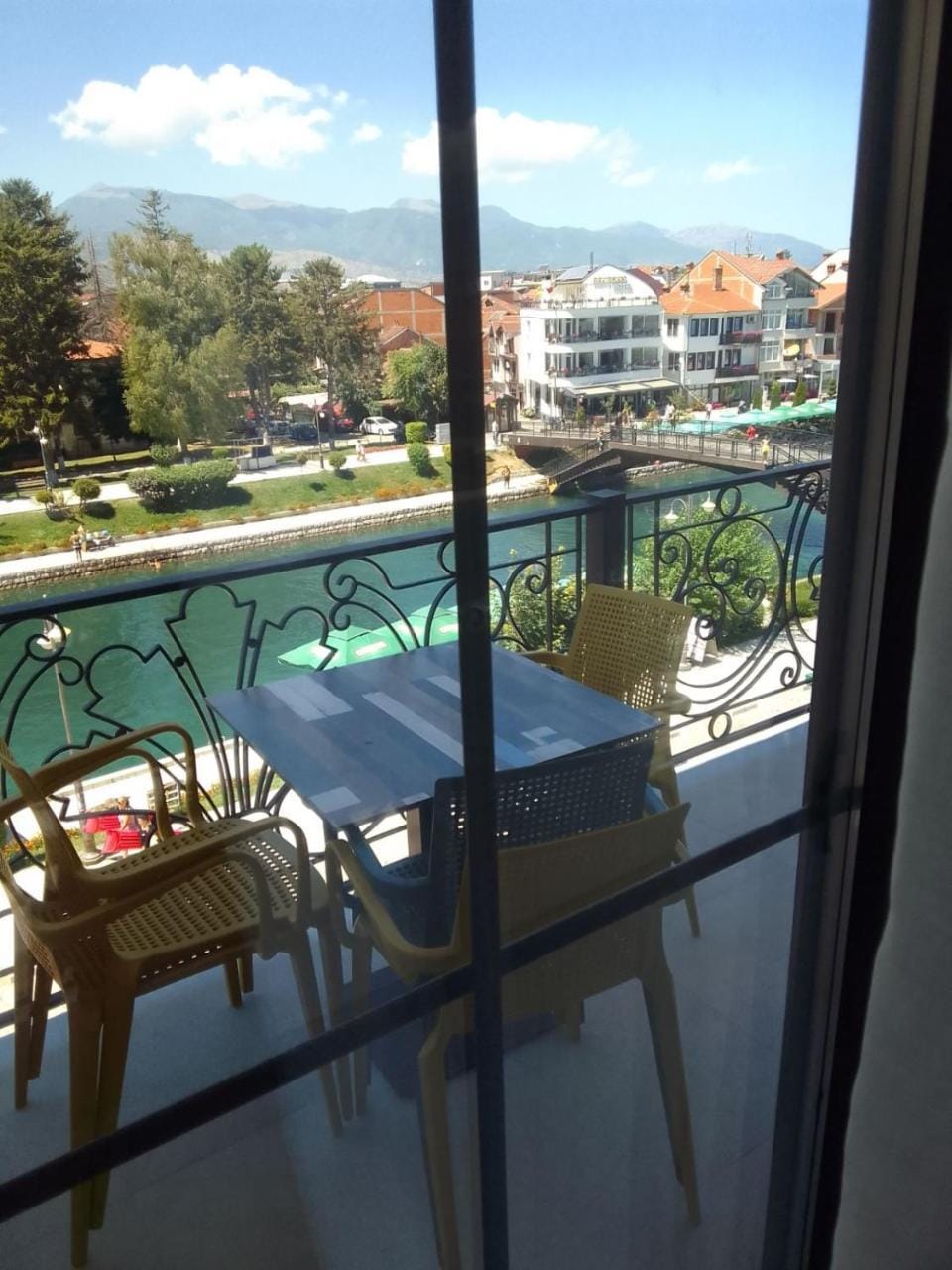 Struga Riverview Hotel Hotel in Municipality of Ohrid, North Macedonia
