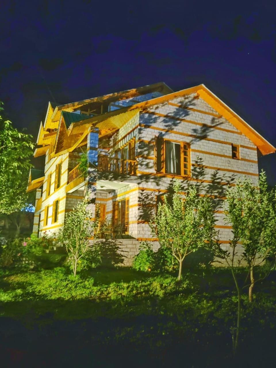 Harippur Cottages and Resort - Manali Resort in Himachal Pradesh