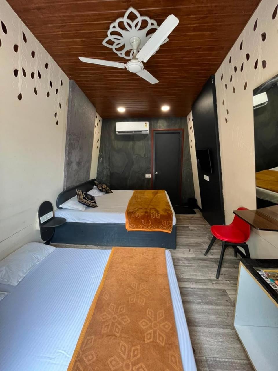 Radhakrishna Resort Indore Hotel in India