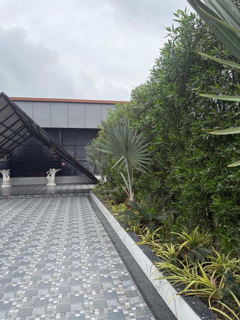 Radhakrishna Resort Indore Hotel in India