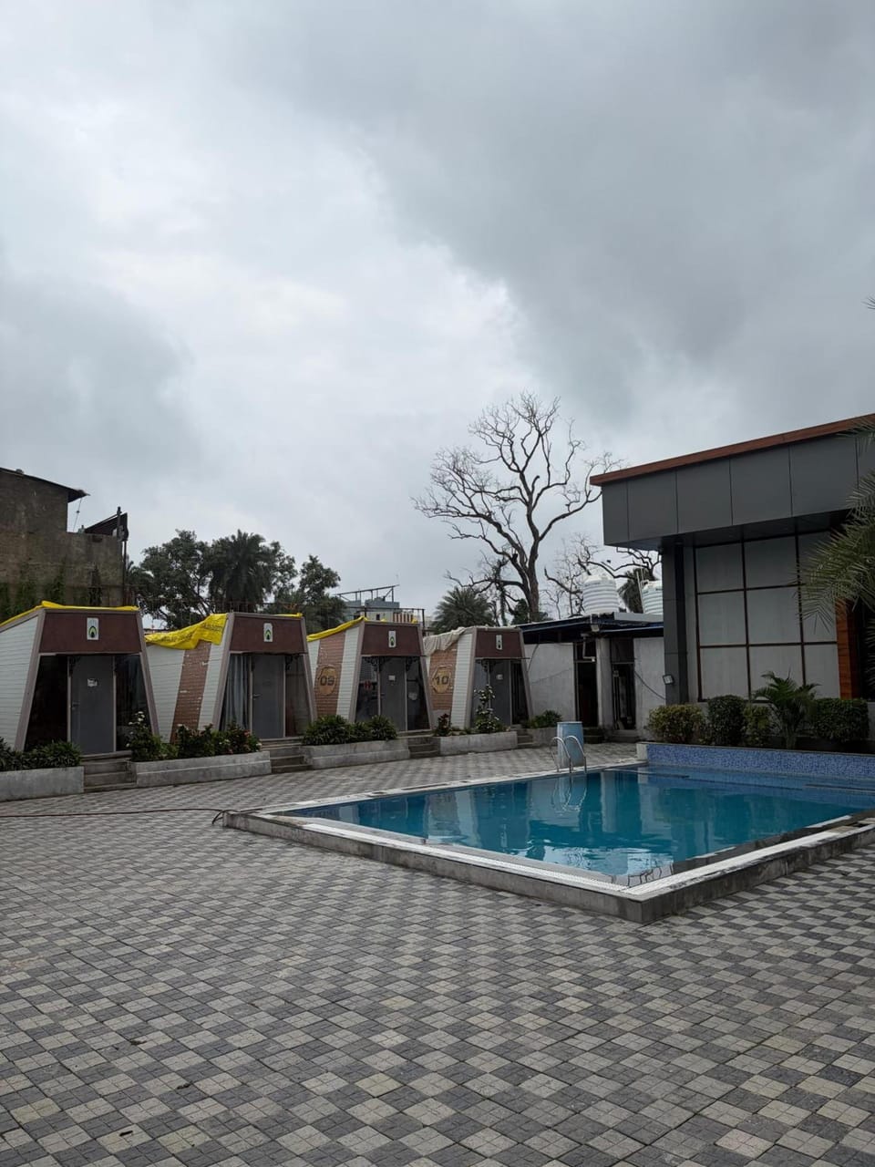 Swimming pool