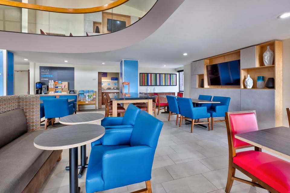 Holiday Inn Express Detroit-Warren/General Motors Technology Center By IHG Hotel in Warren