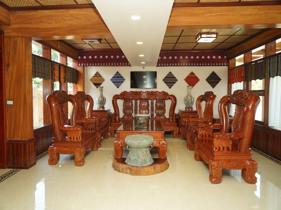 Hoa Binh Resort Hotel in Laos