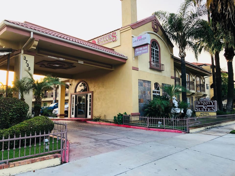 Dynasty Suites Hotel Riverside Hotel in Riverside