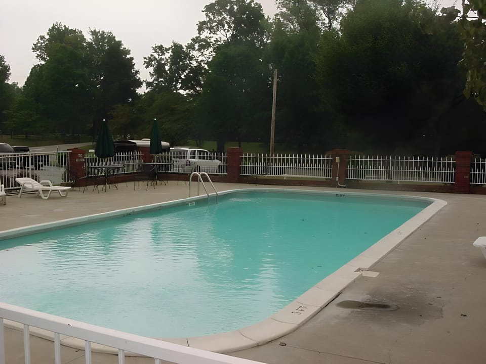 Old Bardstown Inn Bardstown Motel in Bardstown