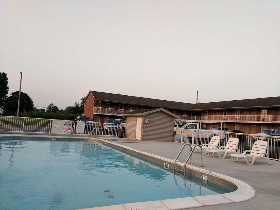 Old Bardstown Inn Bardstown Motel in Bardstown