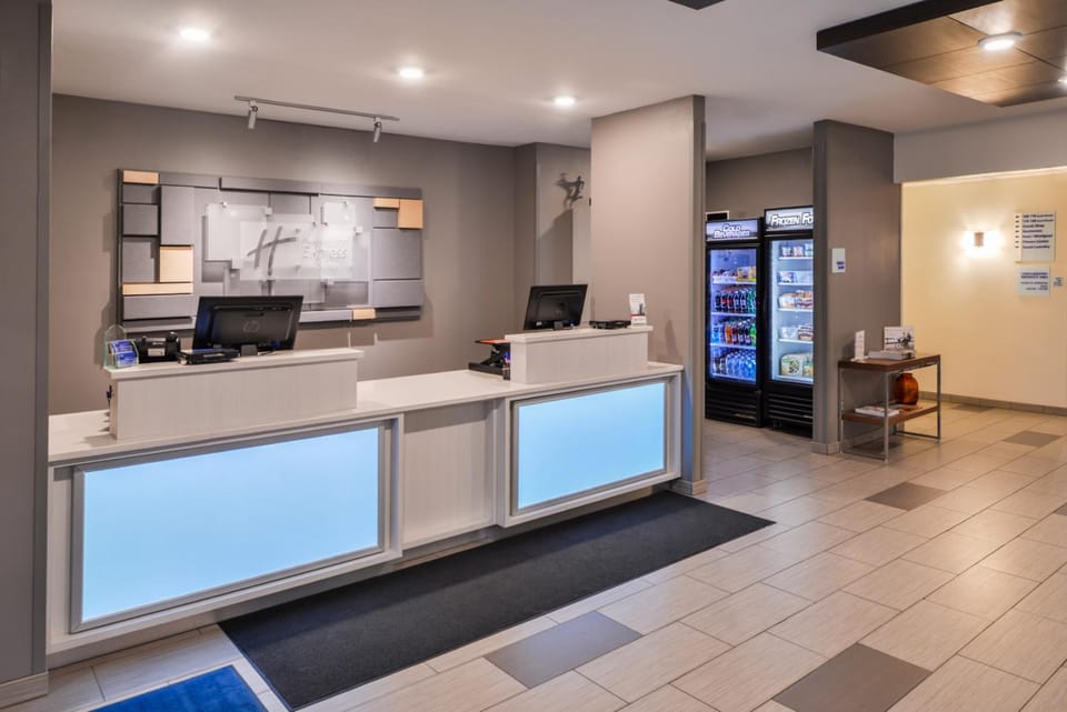 Holiday Inn Express Hotel & Suites Sioux Falls At Empire Mall By IHG Hotel in Sioux Falls