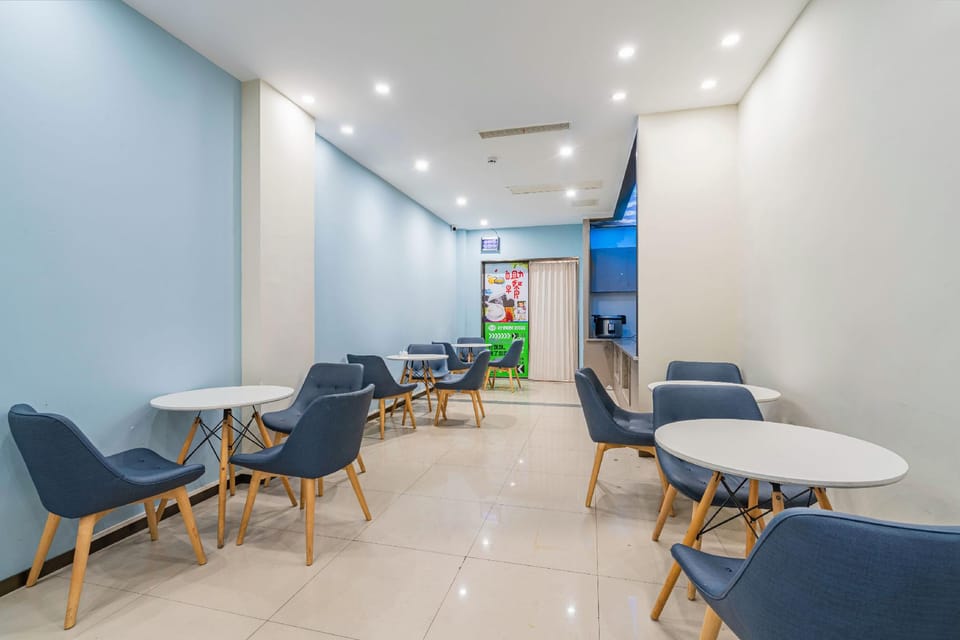 7 Days Inn Chengdu Huaxi Yulin Provincial Stadium Metro Station Hotel in Chengdu