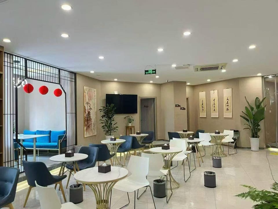 7 Days Inn Chengdu Huaxi Yulin Provincial Stadium Metro Station Hotel in Chengdu