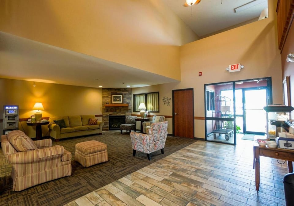 Shared lounge/TV area