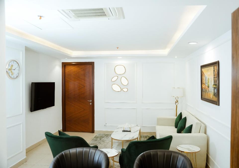 Goldcrest apartment DHA phase 4 Apartment hotel in Lahore