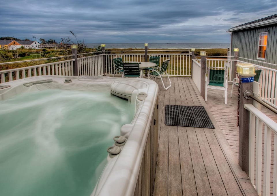 Hot tub