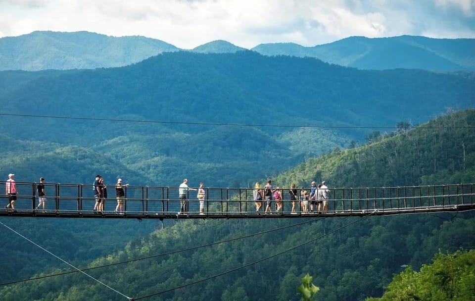 Hugs 'N Kisses by Jackson Mountain Rentals Hotel in Gatlinburg