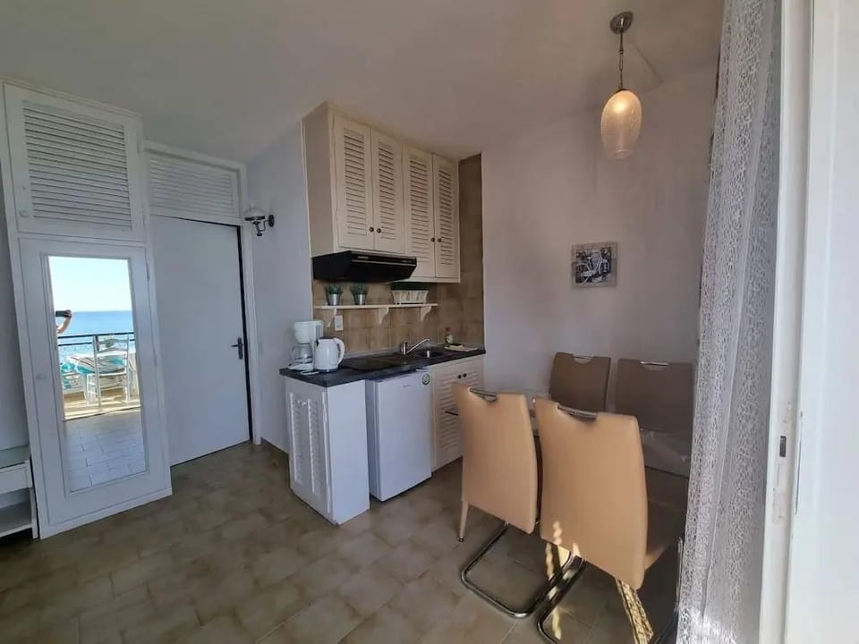 Corfu Island Apartment 25 Hotel in Peloponnese, Western Greece and the Ionian