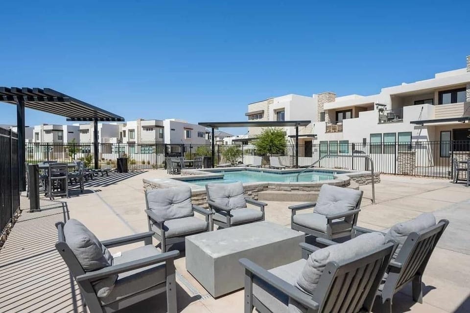 Red Rock Oasis #93 by RedAwning Hotel in St George