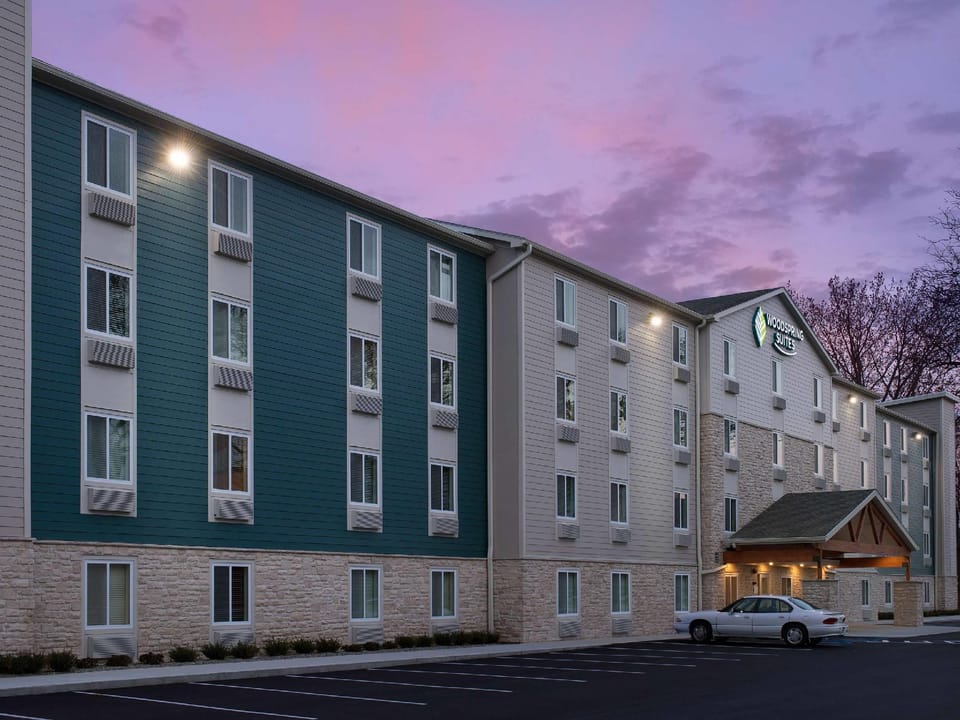 WoodSpring Suites Cartersville - Emerson Hotel in Cartersville
