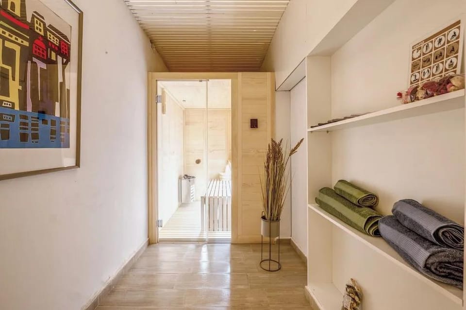 Adelos III Bloom Villa 5BR 360m² - Sauna - Rooftop Hotel in South Athens