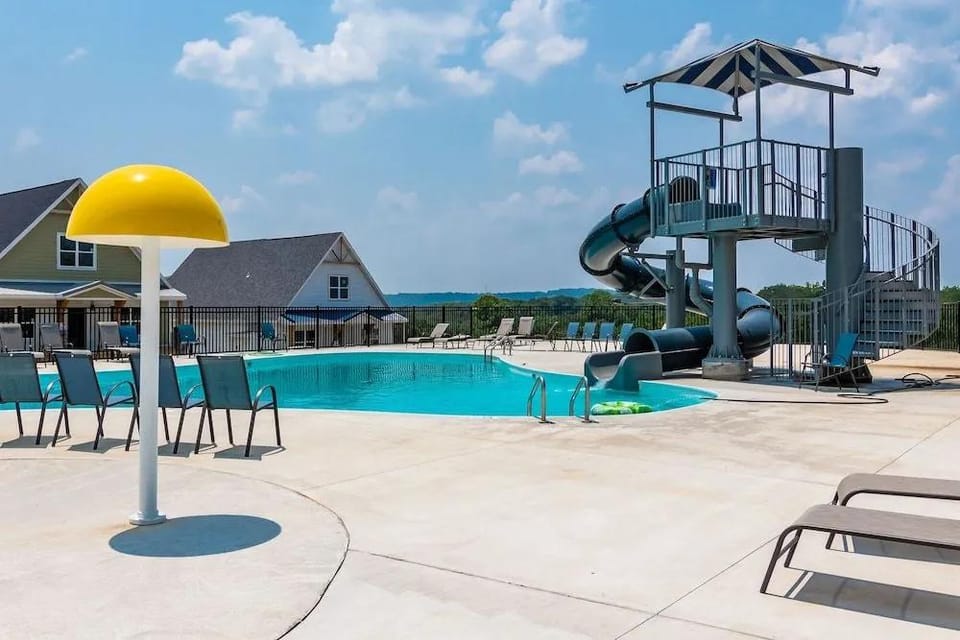 Paradise At The Cove 7 Bedroom Home by RedAwning Hotel in Ridgedale