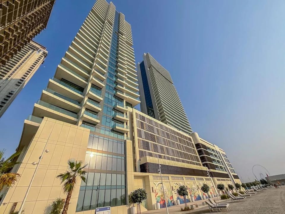 HiGuests - Beach Vista Tower 2 Hotel in Dubai