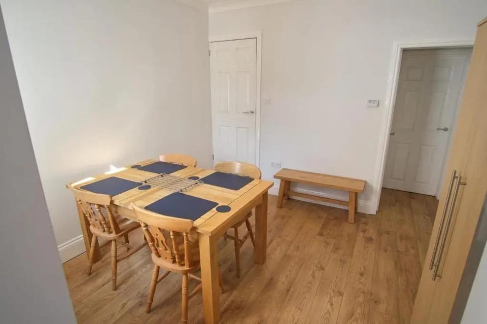 NEW 2BD Victorian Terraced House Loughborough Hotel in Loughborough