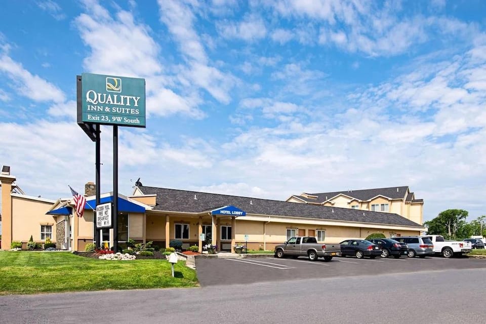 Econo Lodge Hotel in Albany
