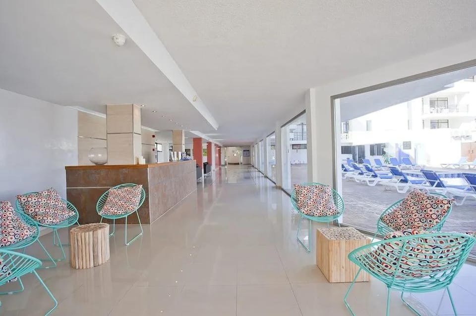 Don Quijote Hotel in Llevant
