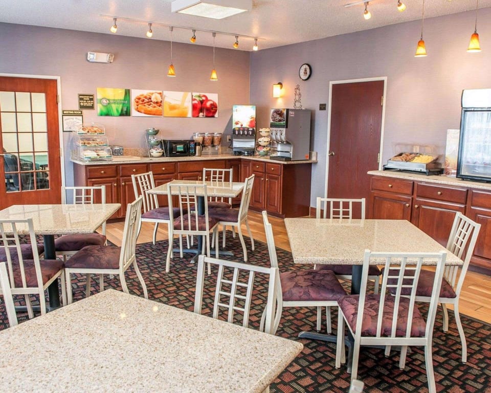 Quality Inn & Suites South Bend Airport Hotel in South Bend