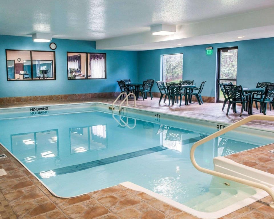 Quality Inn & Suites South Bend Airport Hotel in South Bend