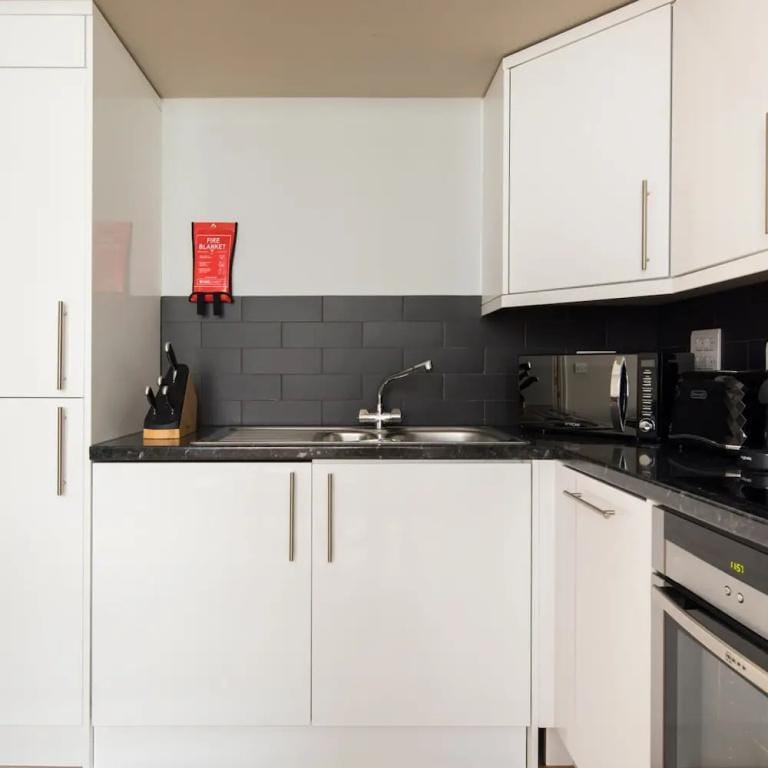 Vibrant Covent Garden 1BR - Netflix Nespresso Hotel in City of Westminster