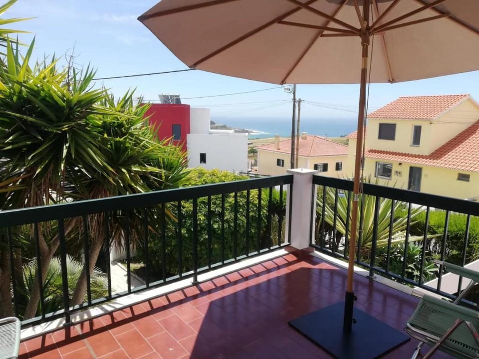 Villa Octopus s Garden by Acasadascasas Hotel in Lisbon District