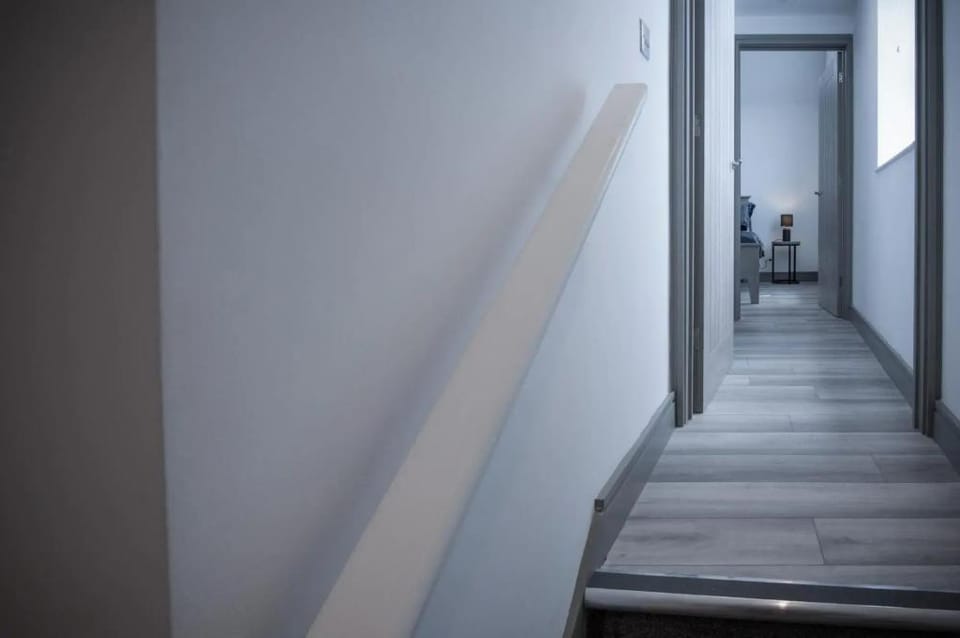 Four Seasons - 1 Bedroom  - Tenby Hotel in Wales