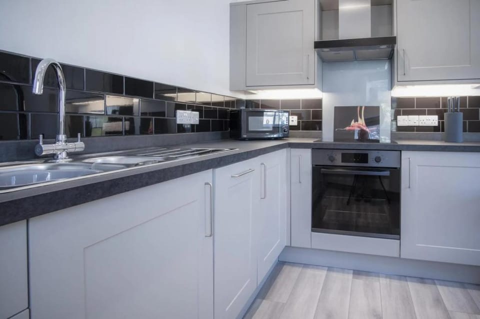 Four Seasons - 1 Bedroom  - Tenby Hotel in Wales