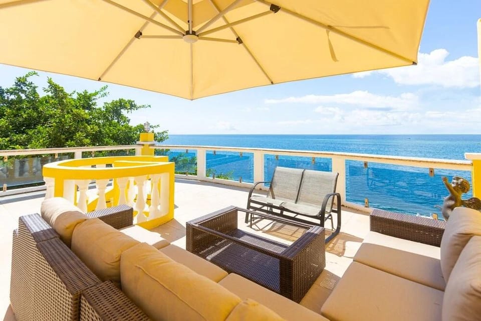 Villa Del Playa Penthouse #5 Hotel in West End
