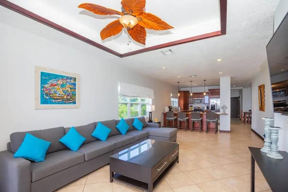 Villa Del Playa Penthouse #6 Hotel in West End
