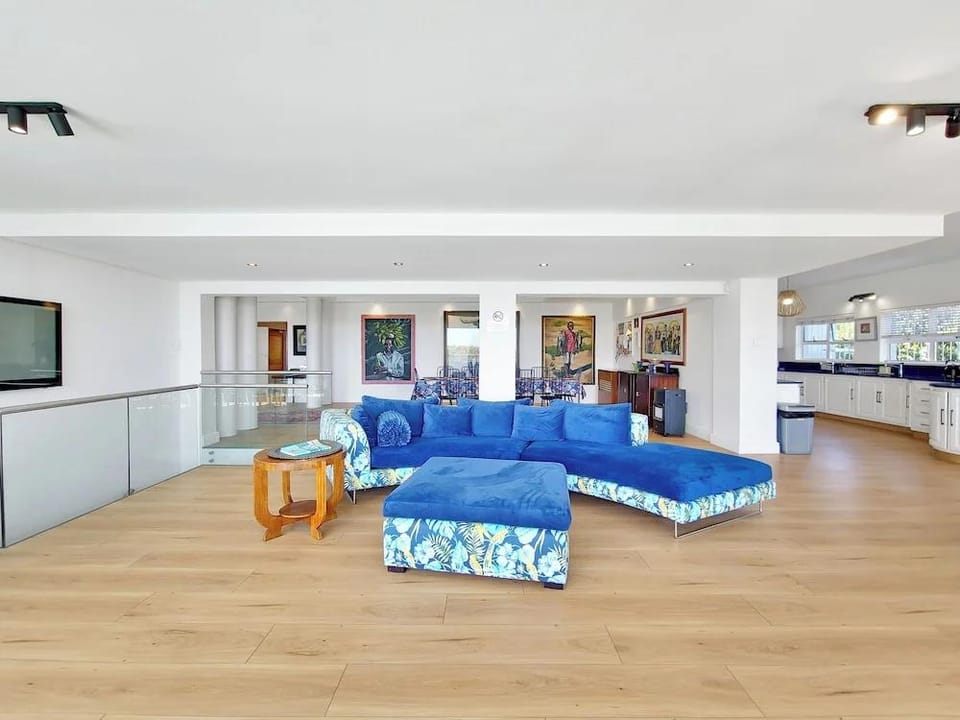 The Blue Emerald Hotel in Camps Bay